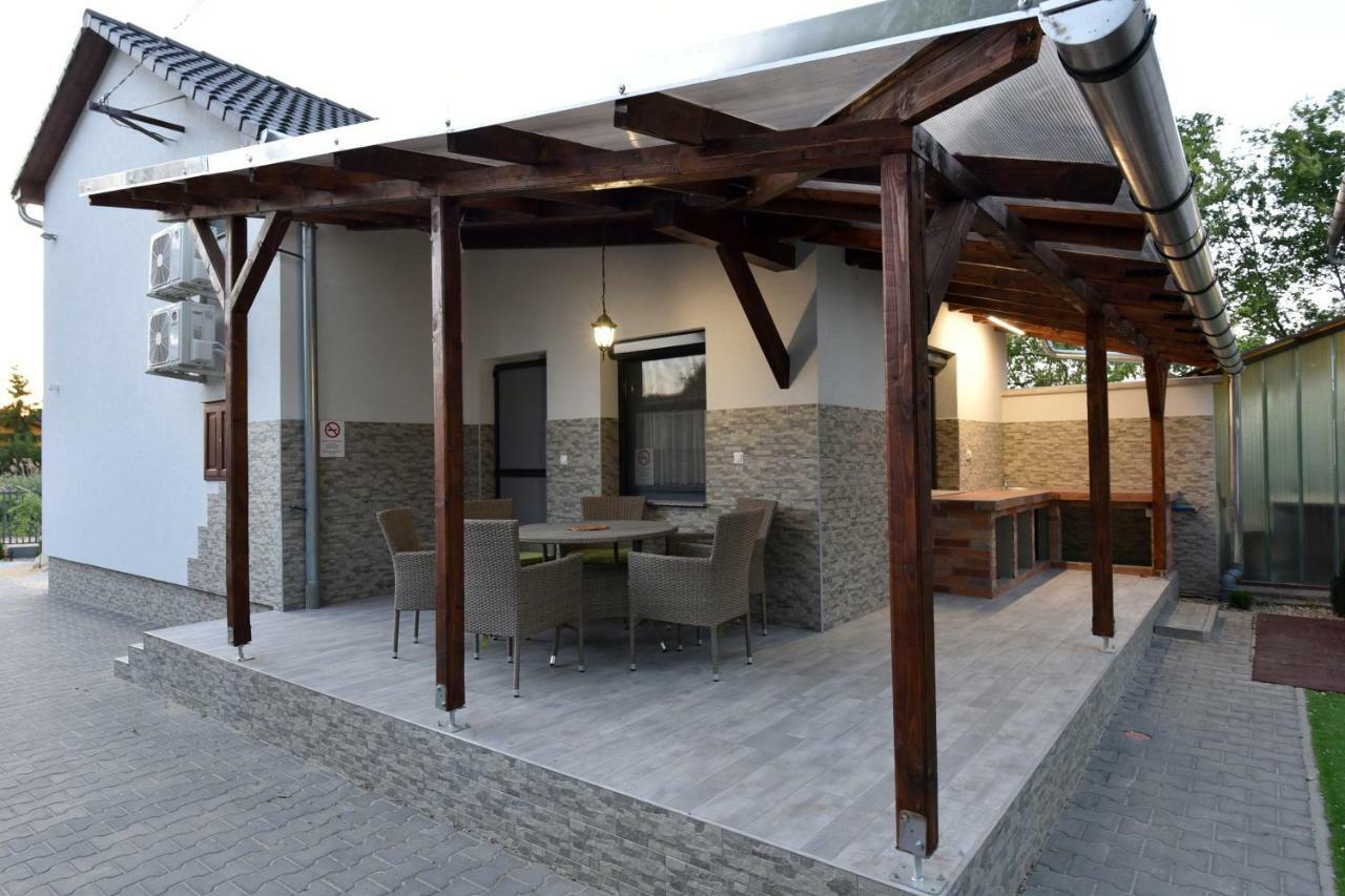 Siraly Apartman Hajdúnánás Bagian luar foto