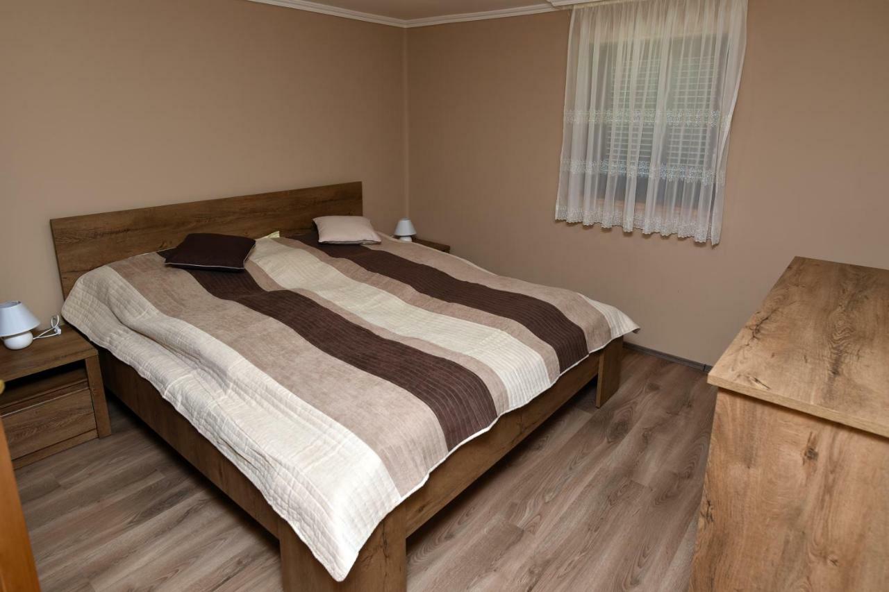 Siraly Apartman Hajdúnánás Bagian luar foto